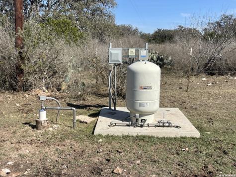 2135 Pr 3214 Dhanis TX 78850