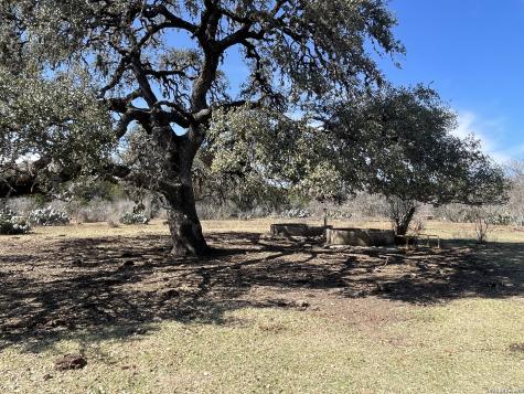 2135 Pr 3214 Dhanis TX 78850
