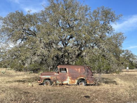 2135 Pr 3214 Dhanis TX 78850