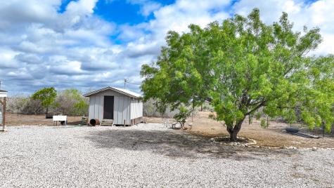 5518 County Road 310 Freer TX 78357
