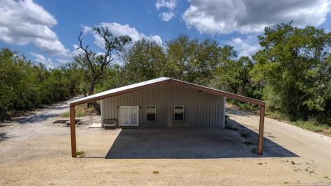 944 Fm 1049 Knippa TX 78870