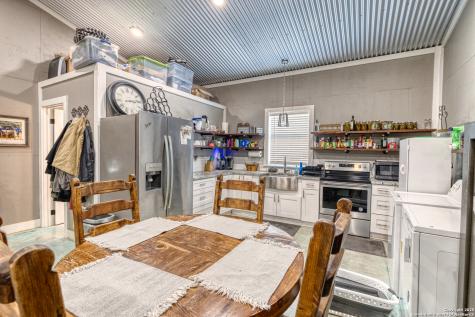944 Fm 1049 Knippa TX 78870