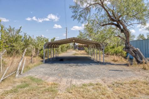 944 Fm 1049 Knippa TX 78870