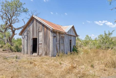 944 Fm 1049 Knippa TX 78870