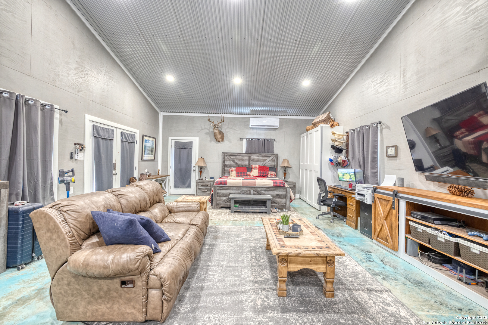 944 Fm 1049 Knippa TX 78870