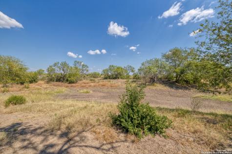 944 Fm 1049 Knippa TX 78870