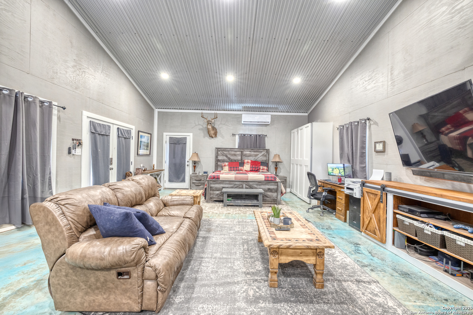 944 Fm 1049 Knippa TX 78870