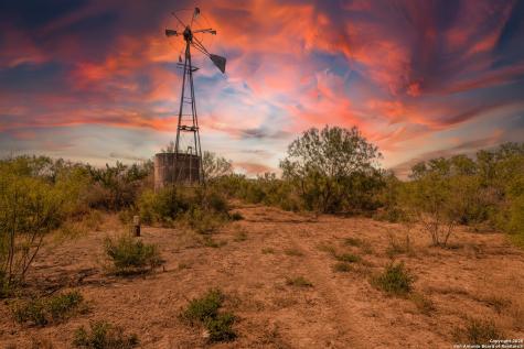 944 Fm 1049 Knippa TX 78870