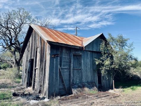 944 Fm 1049 Knippa TX 78870
