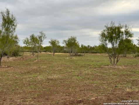 944 Fm 1049 Knippa TX 78870