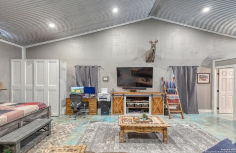 944 Fm 1049 Knippa TX 78870