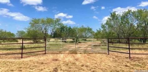 3968 Bluntzer Road Jourdanton TX 78026