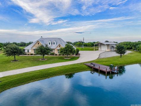 1980 County Road 361 La Vernia TX 78121