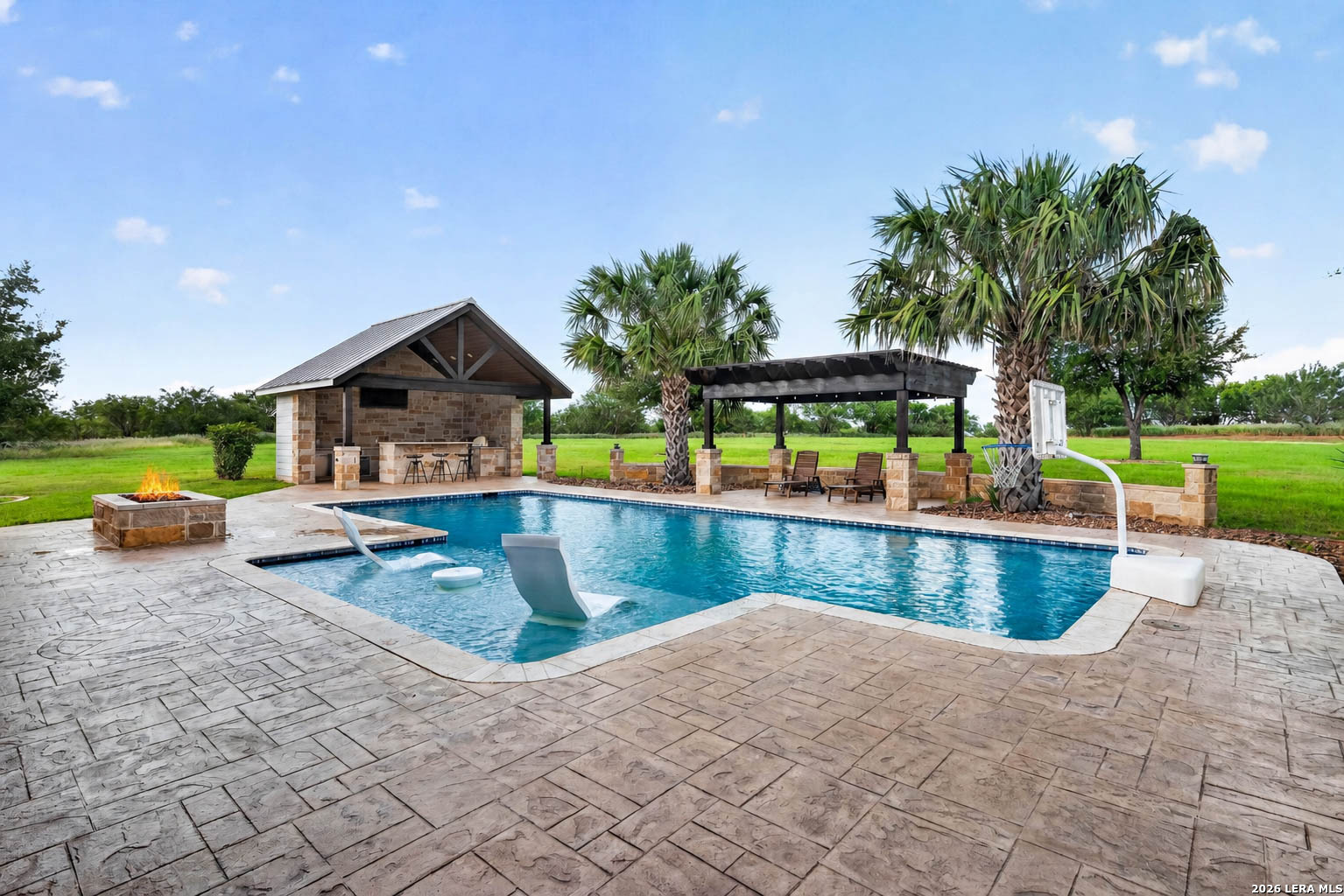 1980 County Road 361 La Vernia TX 78121