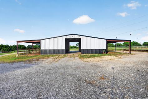 1980 County Road 361 La Vernia TX 78121