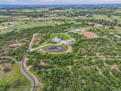 1980 County Road 361 La Vernia TX 78121