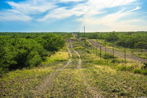 2750 Fm 624 Tilden TX 78072