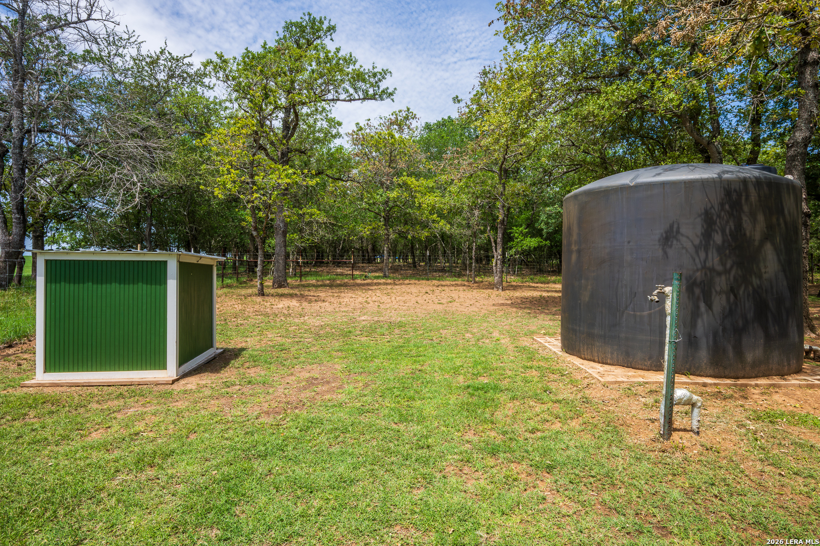 11259 N State Highway 80 Leesville TX 78122