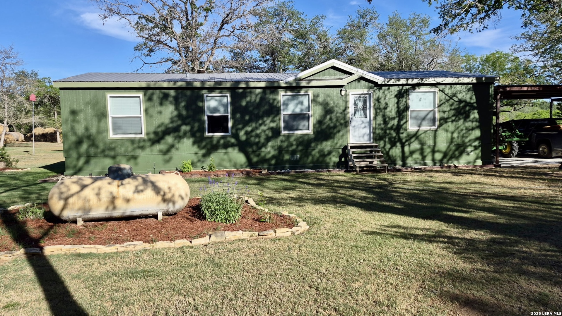 11259 N State Highway 80 Leesville TX 78122