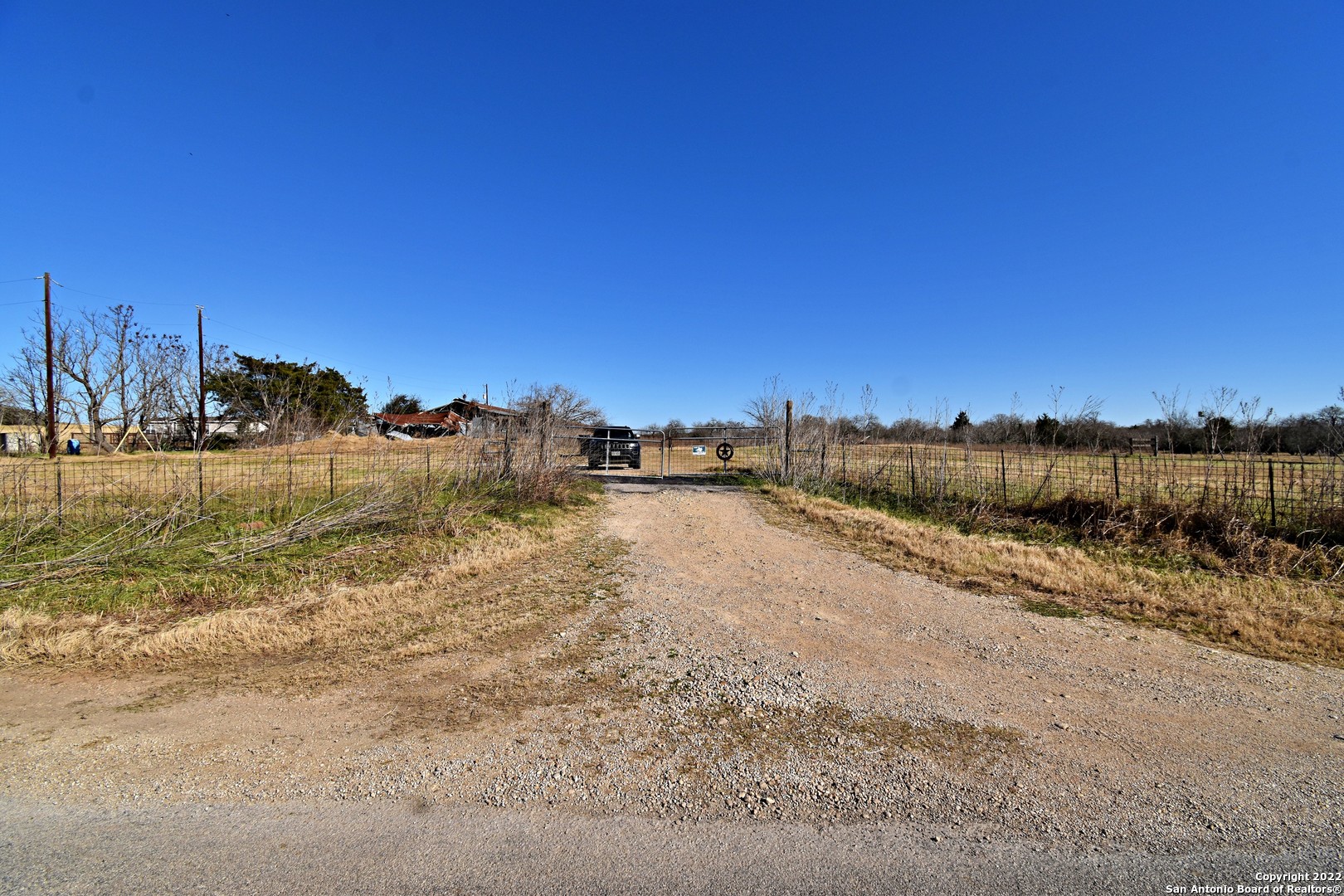 269 Hall Road Luling TX 78648