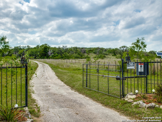 706 Paleface Ranch Road S Spicewood TX 78669
