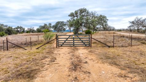455 Hubble Medina TX 78055