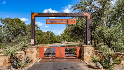 916 Private Road 2532 Mico TX 78056