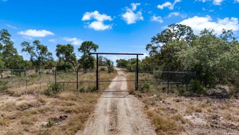 916 Private Road 2532 Mico TX 78056