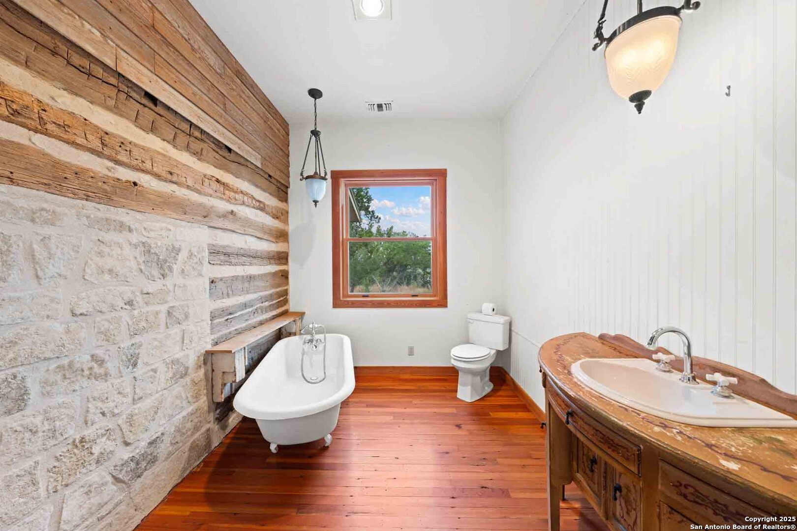 7625 N State Highway 16 Fredericksburg TX 78624