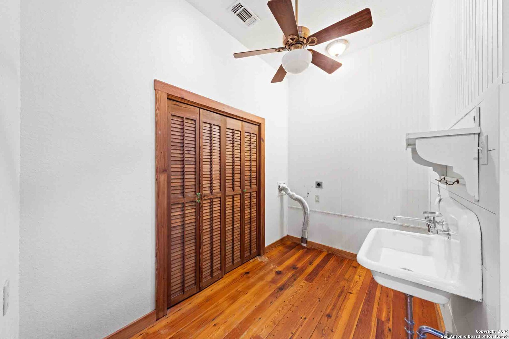 7625 N State Highway 16 Fredericksburg TX 78624