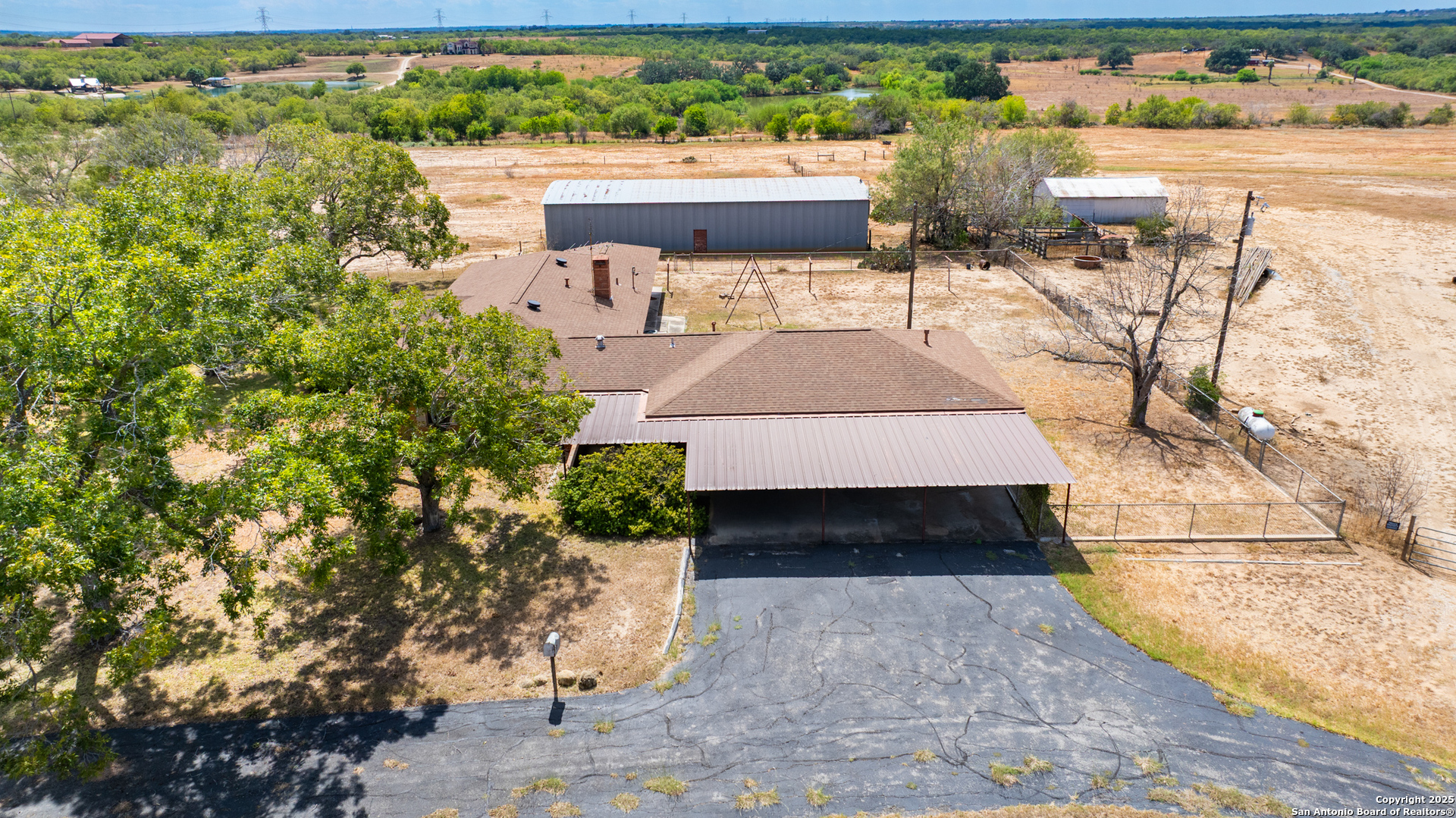 550 Bus Loop 181 S Floresville TX 78114