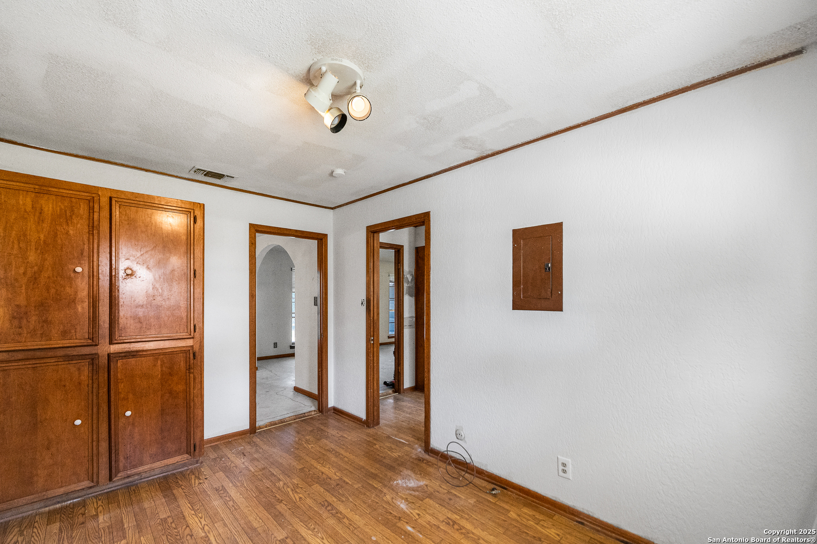 0 Fm 2200 Devine TX 78016