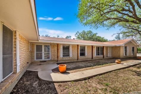 0 Fm 2200 Devine TX 78016