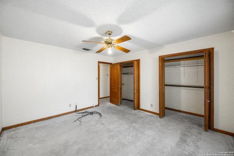 0 Fm 2200 Devine TX 78016