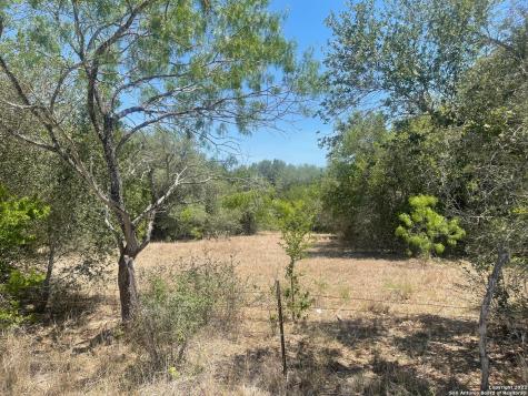 431 SE Main Street Stockdale TX 78160