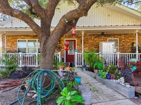 3966 Ranch Road 335 Barksdale TX 78801
