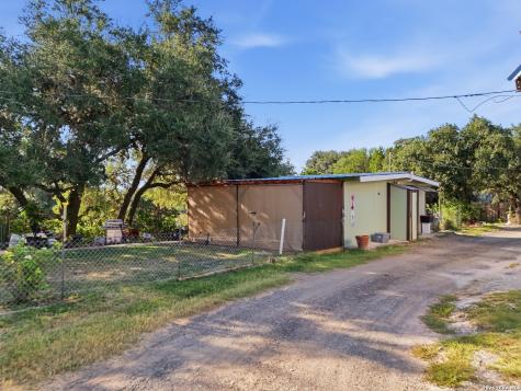 3966 Ranch Road 335 Barksdale TX 78801