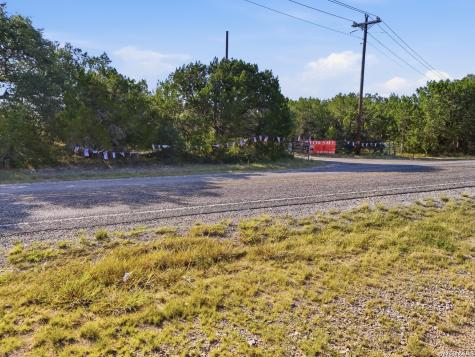 3966 Ranch Road 335 Barksdale TX 78801