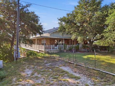 3966 Ranch Road 335 Barksdale TX 78801