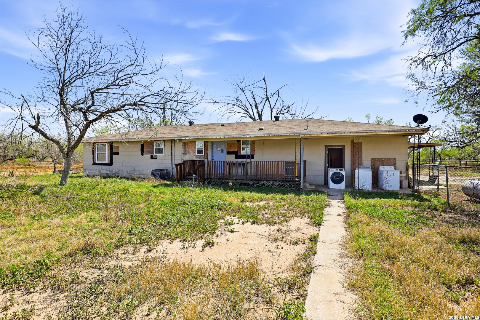 11515 Ford Adkins TX 78101