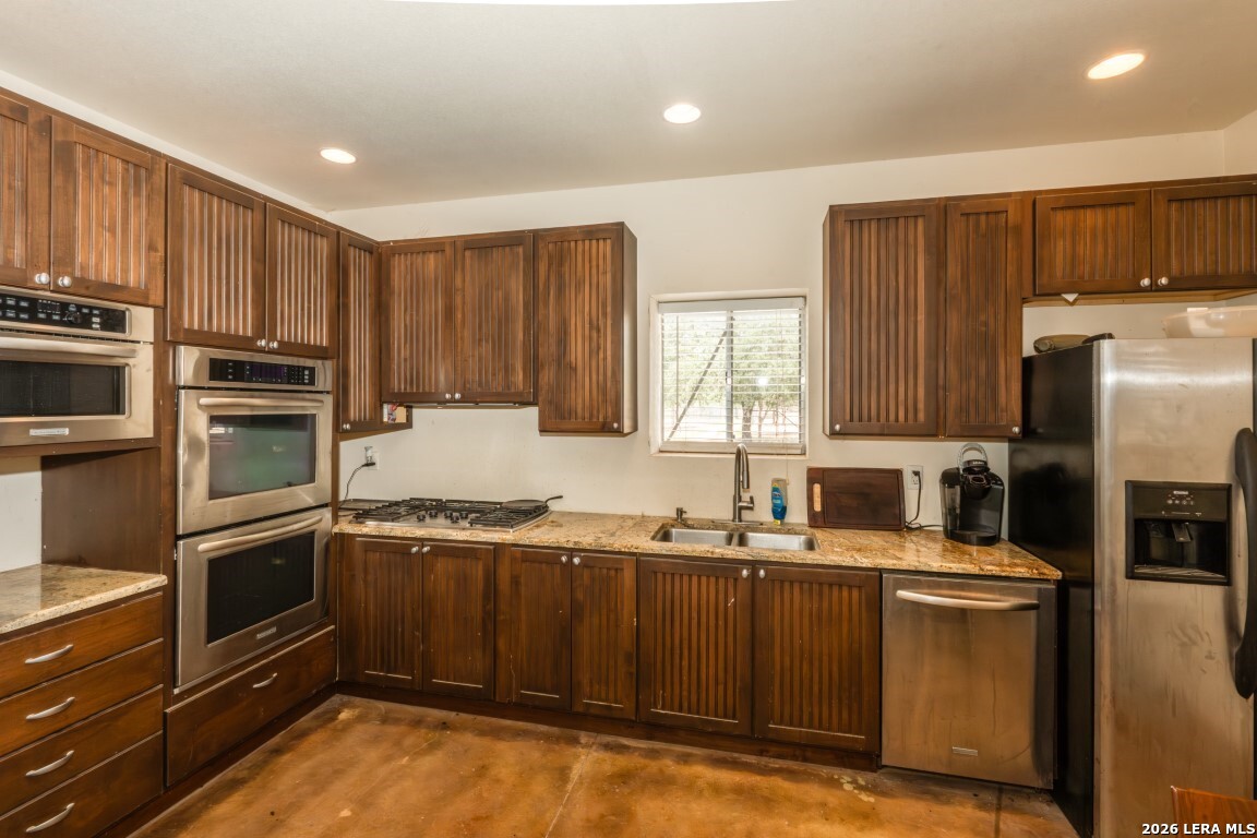 24 Sir David Lane Poteet TX 78065