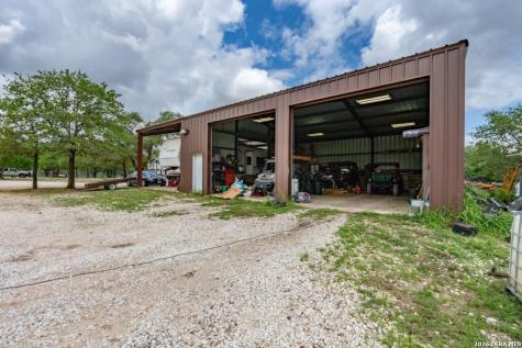 24 Sir David Lane Poteet TX 78065