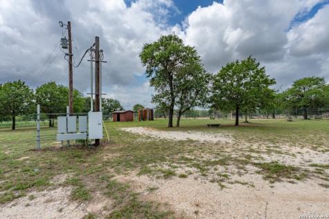 24 Sir David Lane Poteet TX 78065