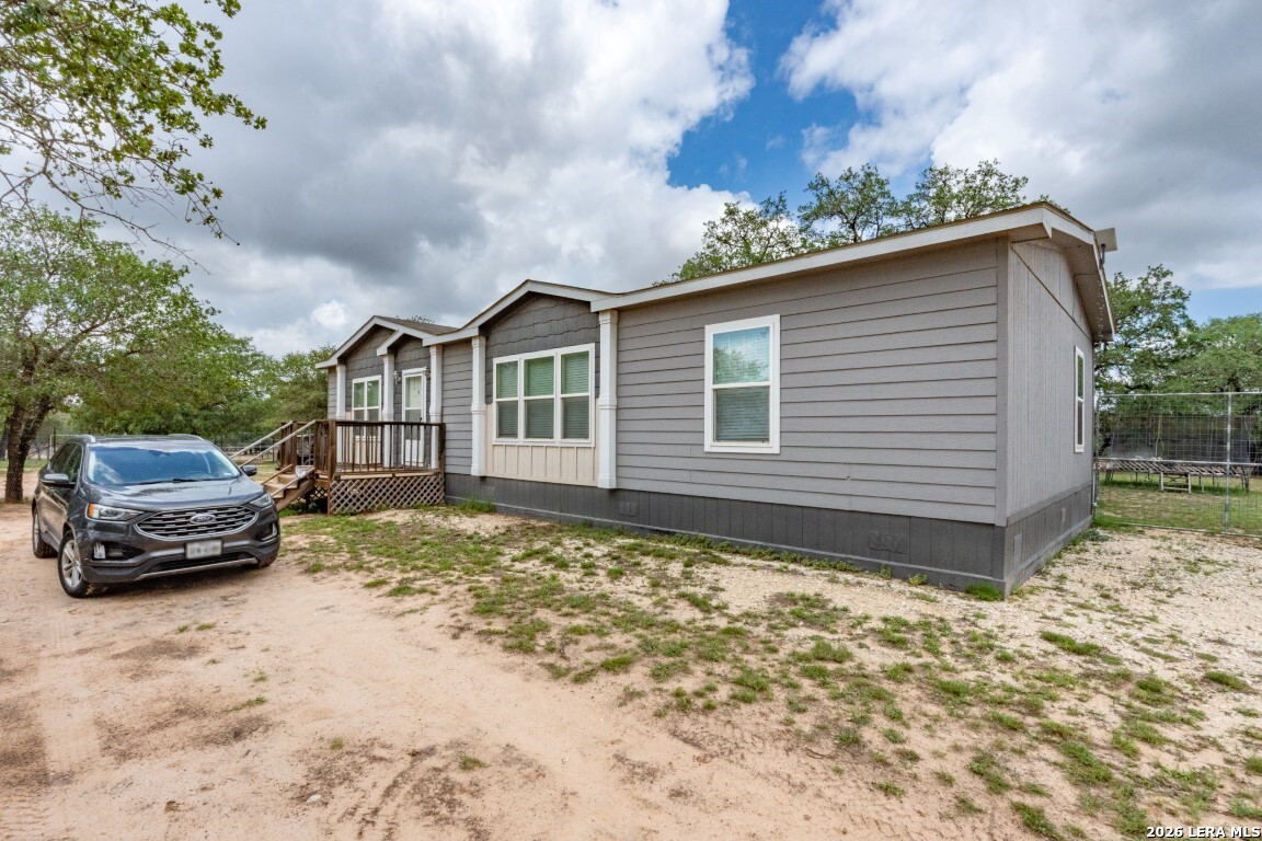 24 Sir David Lane Poteet TX 78065