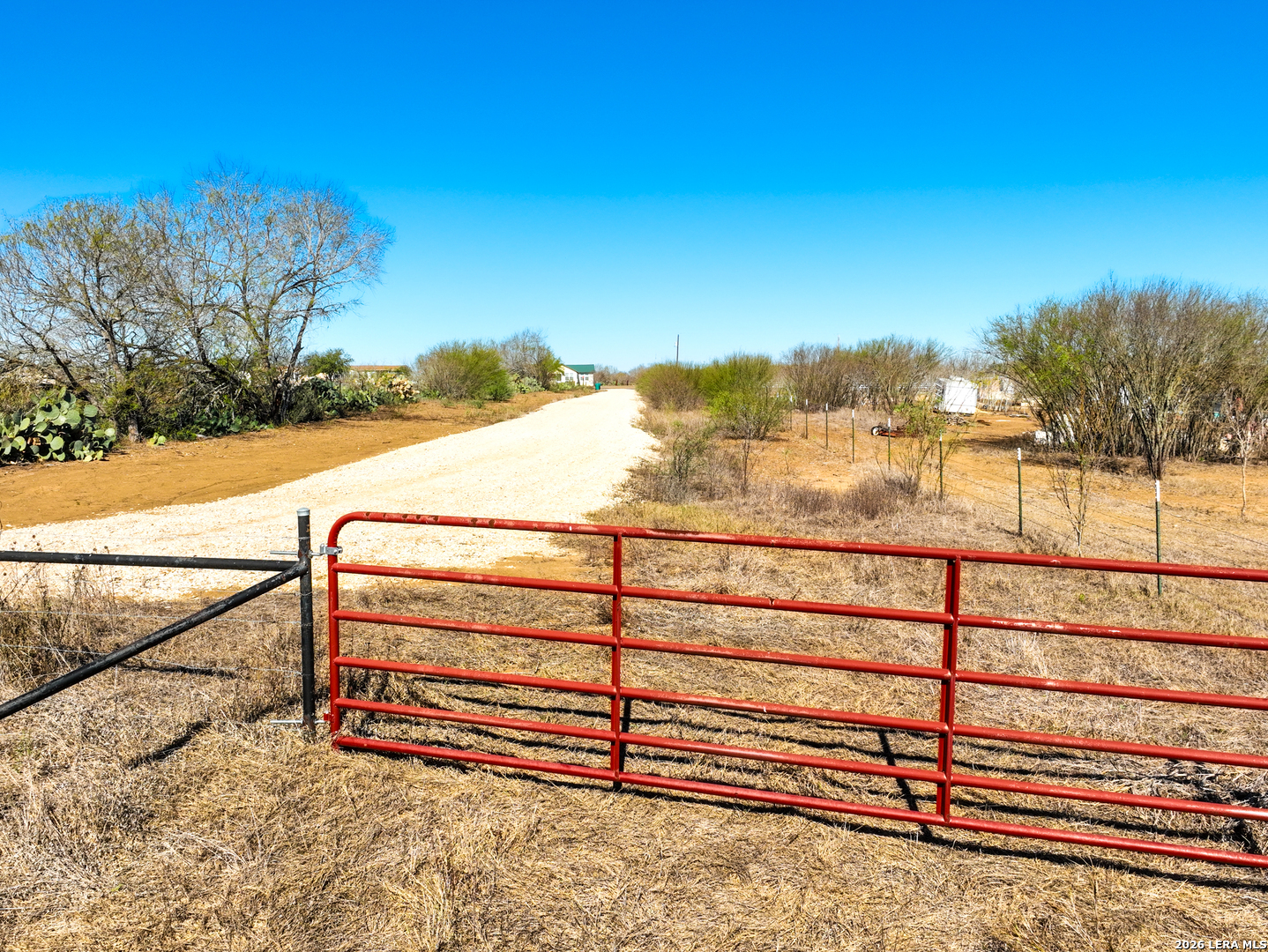 +/- 32.04 Acres Bluntzer Jourdanton TX 78026