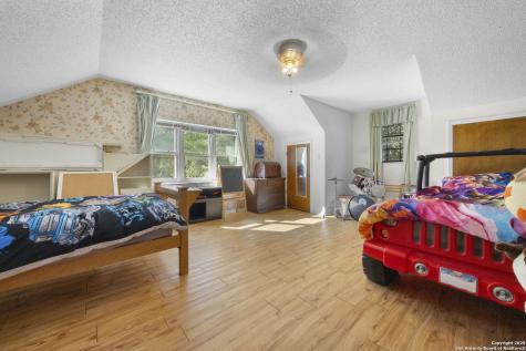 2452 2nd Street Pleasanton TX 78064