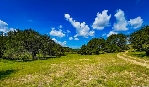 380 Holiday Road Comfort TX 78013