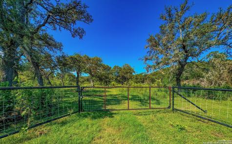 380 Holiday Road Comfort TX 78013