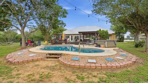 3833 County Road 2880 Bigfoot TX 78005