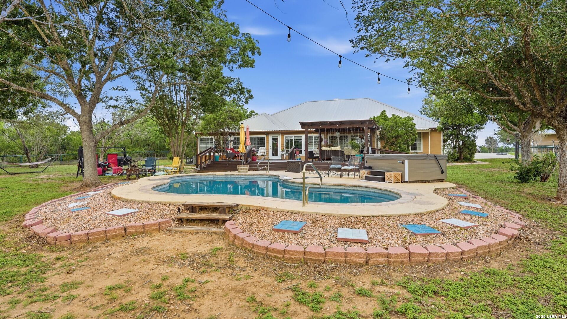 3833 County Road 2880 Bigfoot TX 78005